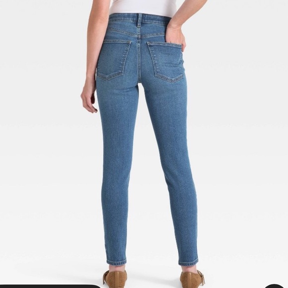 Universal Thread High Rise Skinny jeans - Picture 2 of 8